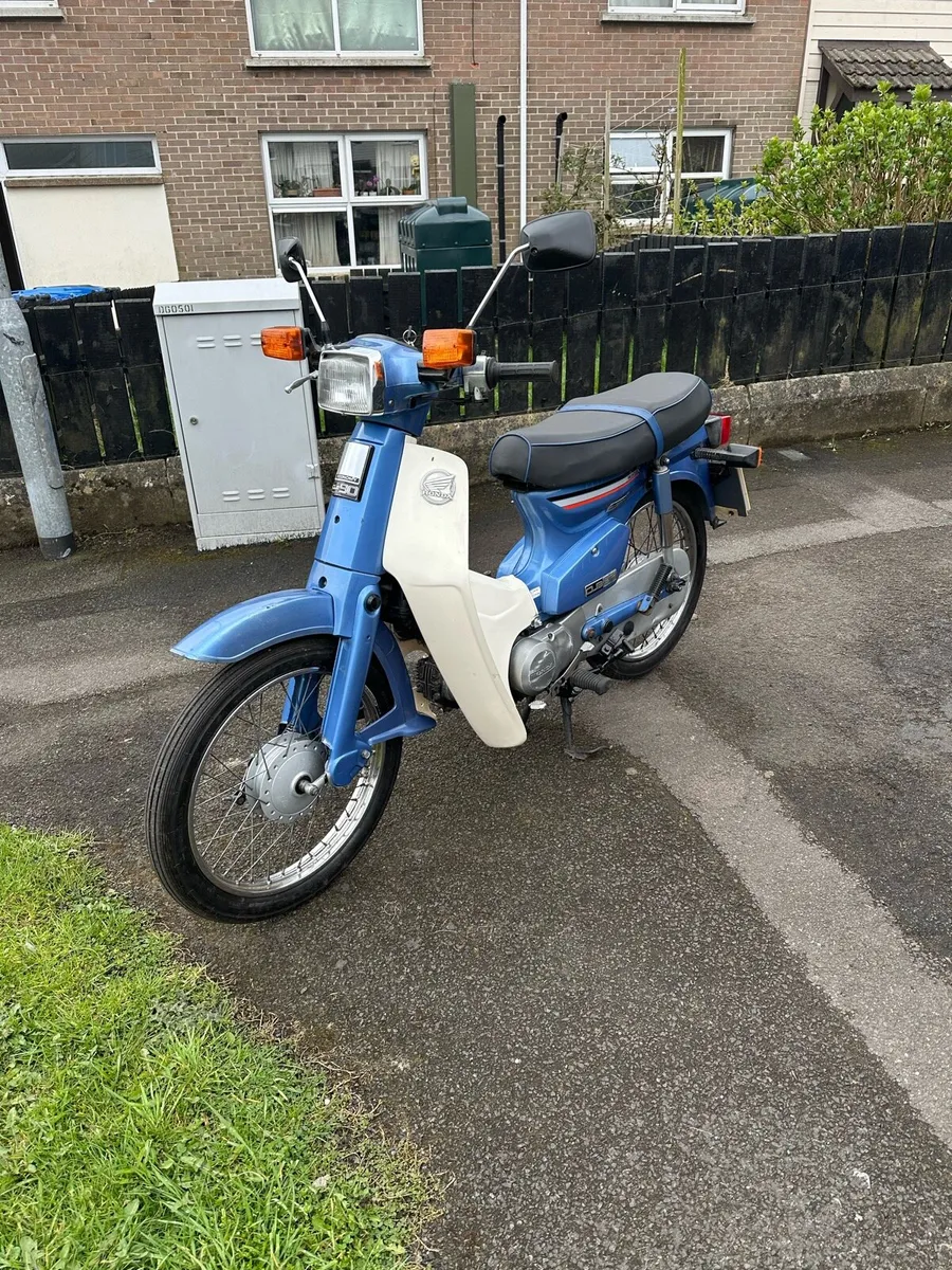 2000 Honda C90 Cub - Image 4
