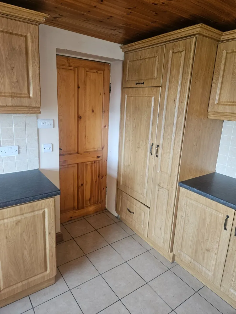fitted kitchen - Image 1