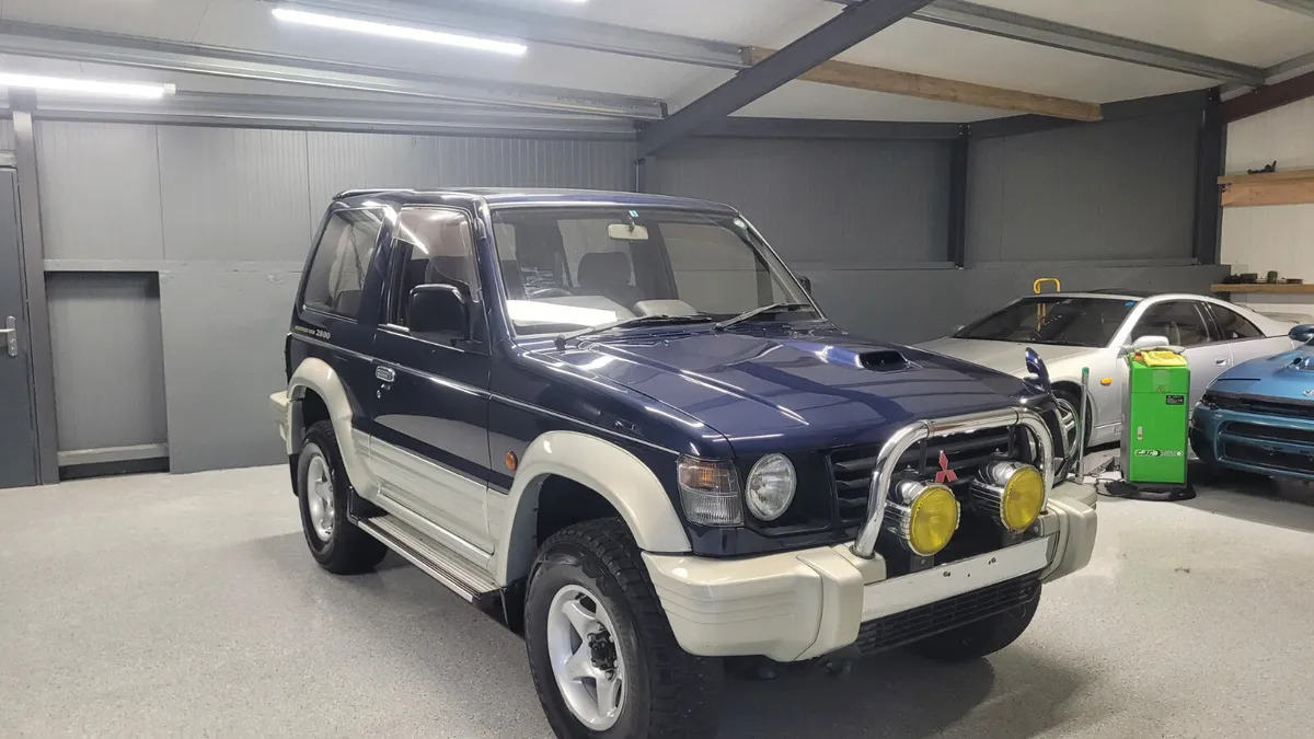 1993 Mitsubishi Pajero XR-II SWB 2.8 Diesel - Image 3