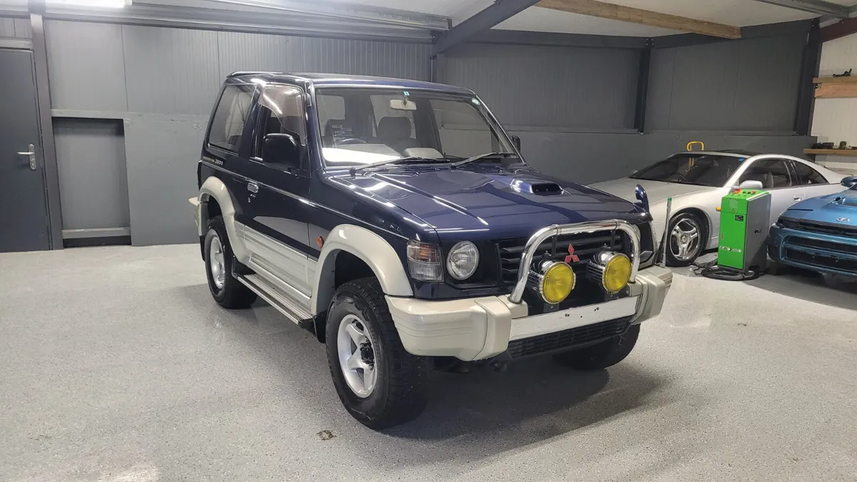 1993 Mitsubishi Pajero XR-II SWB 2.8 Diesel - Image 2