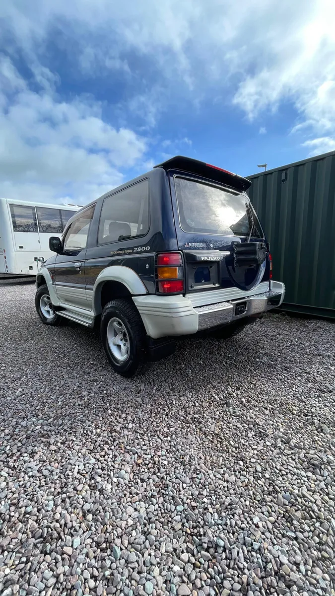 1993 Mitsubishi Pajero XR-II SWB 2.8 Diesel - Image 4