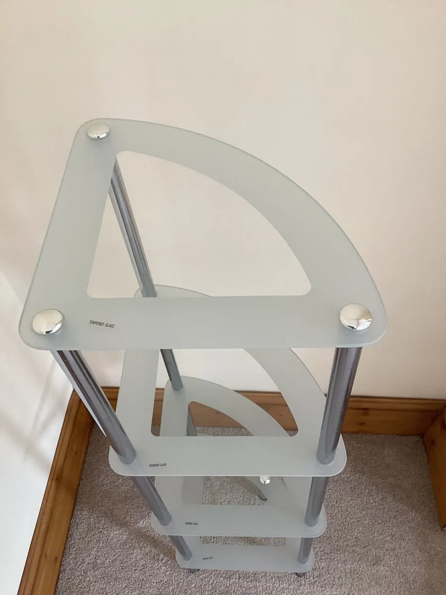 Corner Stand - Image 2