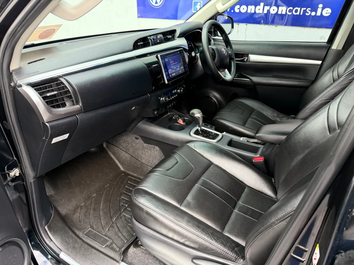 2016 TOYOTA HILUX 2.4 D-4D INVINICBLE X D/C AUTO - Image 4