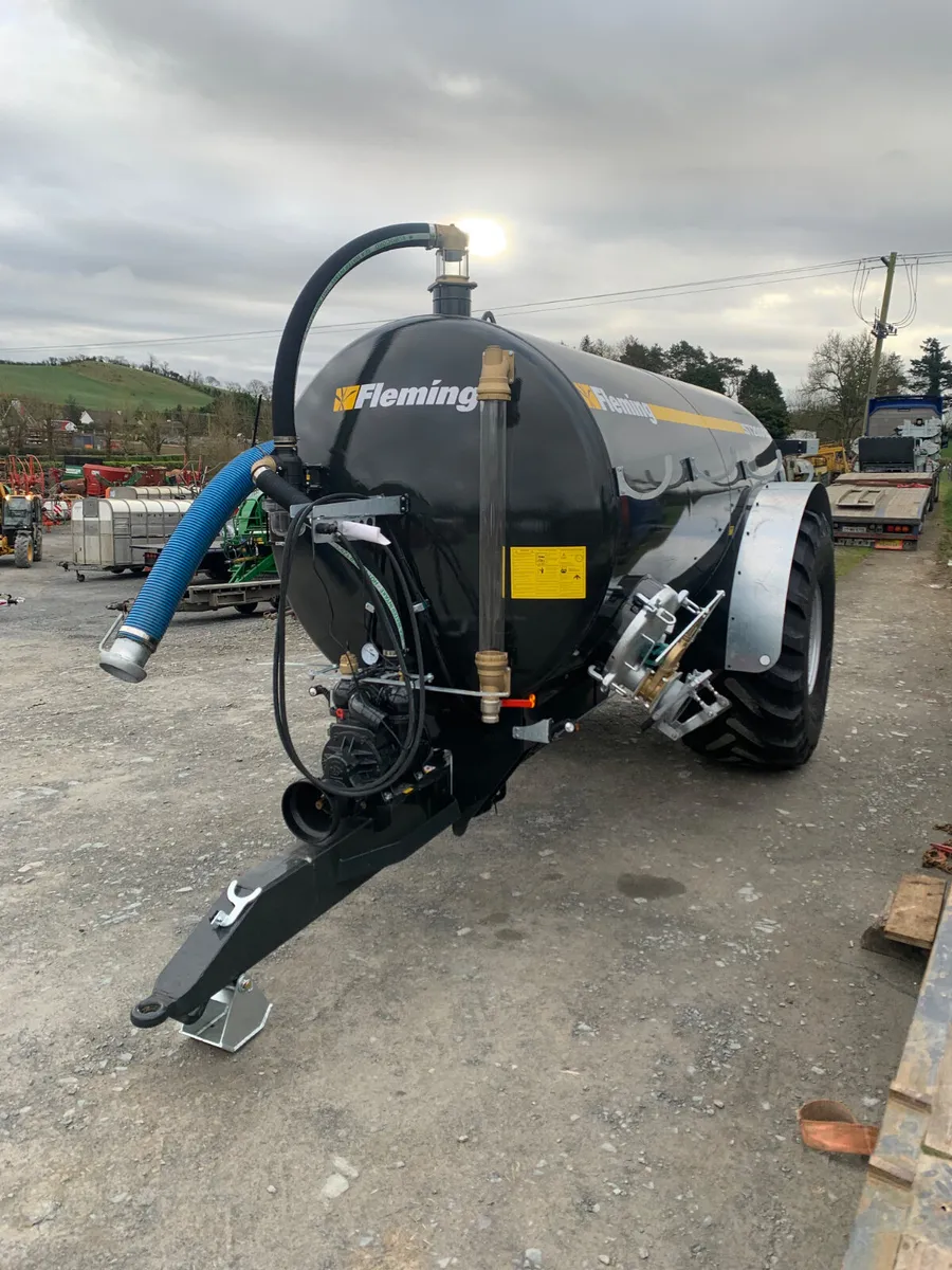 Fleming 2000 gal slurry tank - Image 1