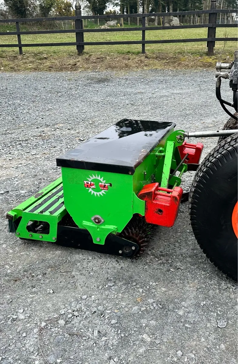 Compact Lawn Seeder / Lawn Over Seeder - Image 3