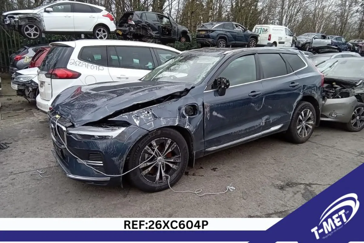 2023 VOLVO XC60 BREAKING FOR PARTS - Image 3