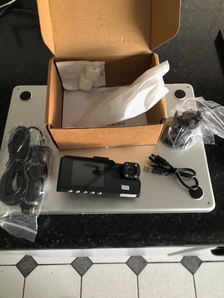 Fully working dashcams x 2 - Image 3