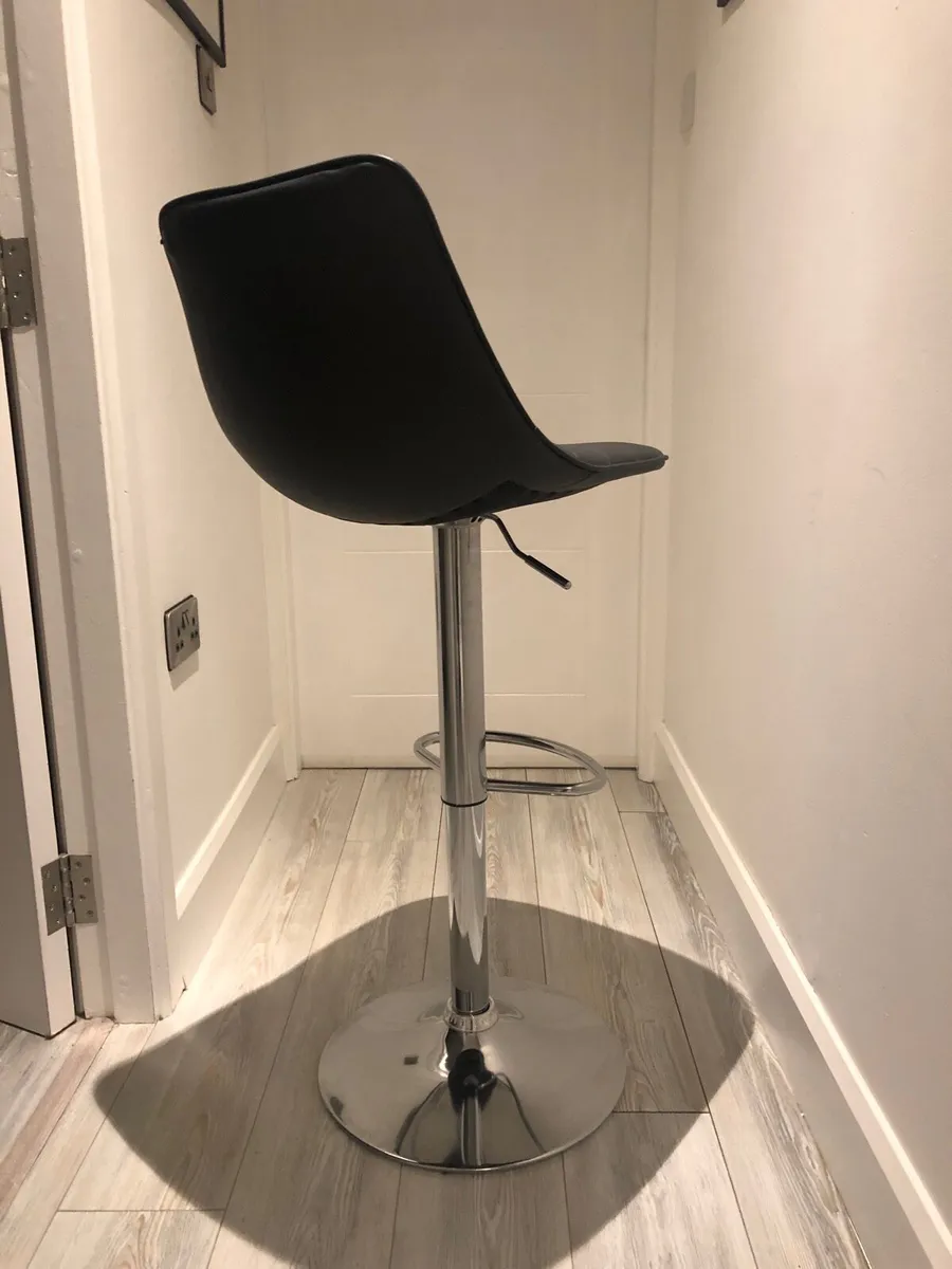 Kitchen counter barstool - Image 2