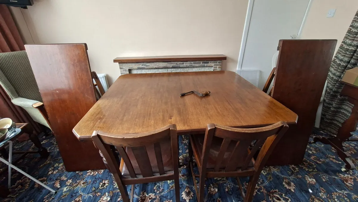 Antique dining table - Image 1