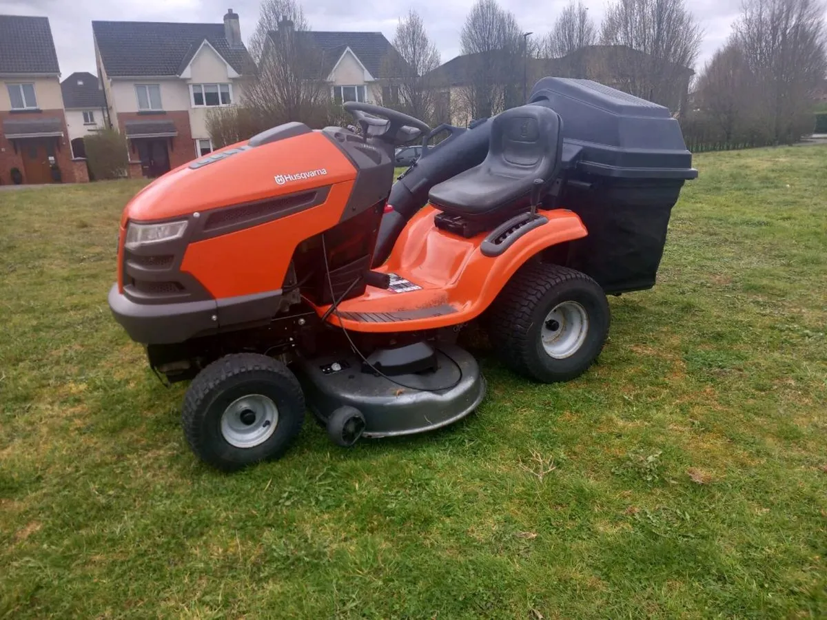 Ride on lawnmower - Image 2