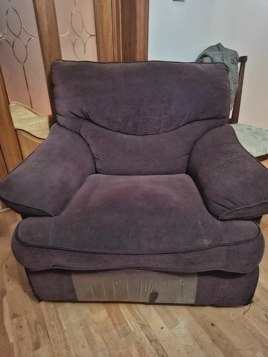 Suite of furniture - Image 2