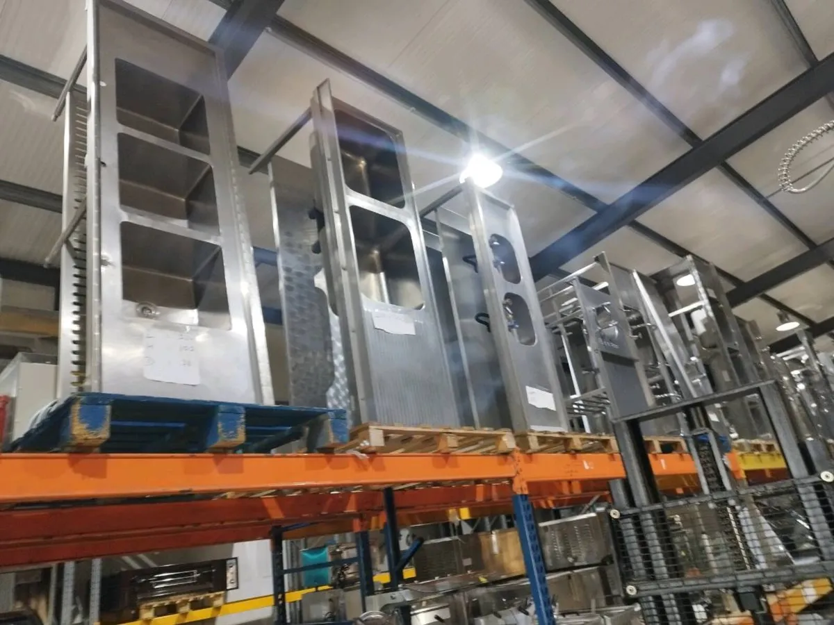 Sinks, sinks, sinks - Image 1