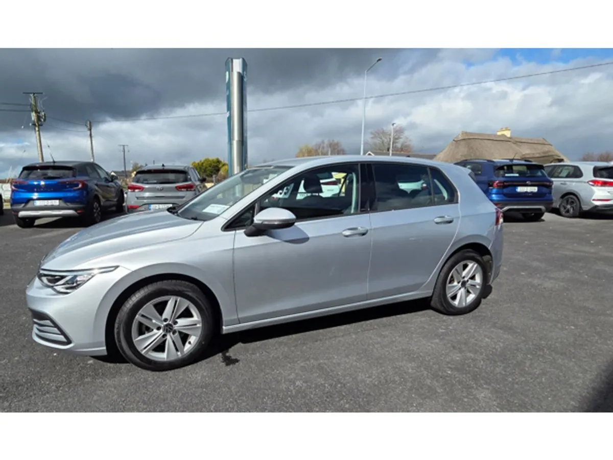 Volkswagen Golf LIFE 2.0 TDI 115HP 5DR - Image 3