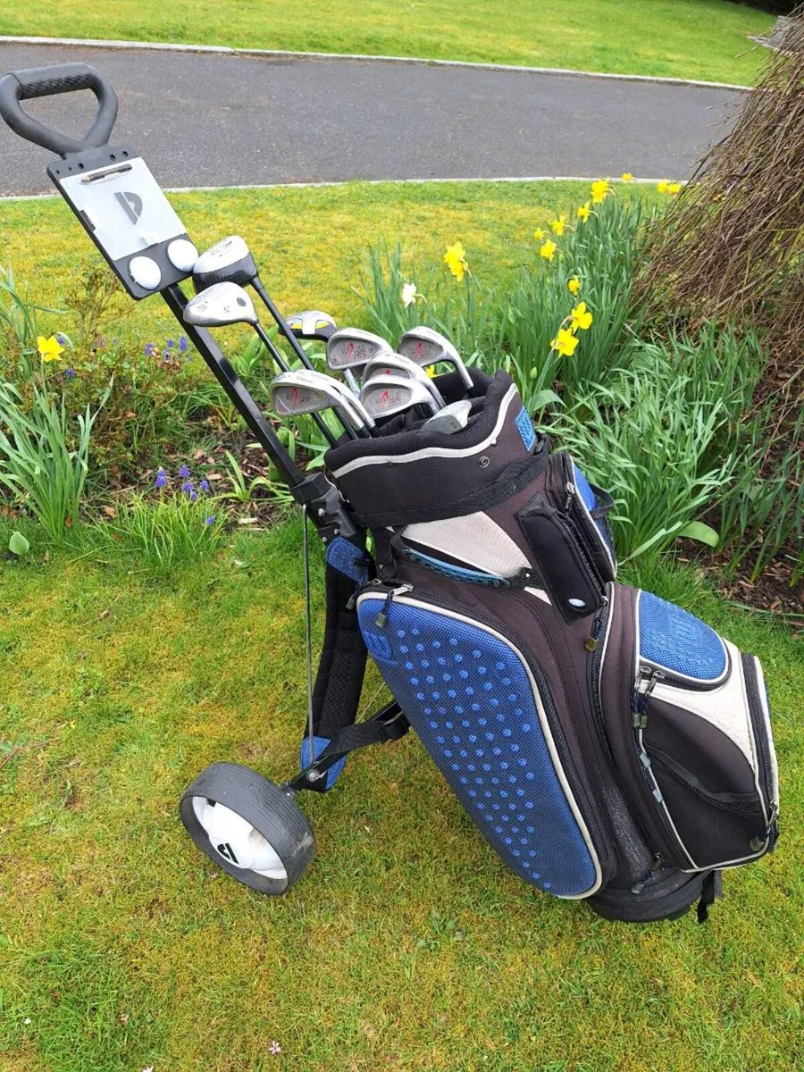 Golf clubs, full set, bag and trolley - Image 1