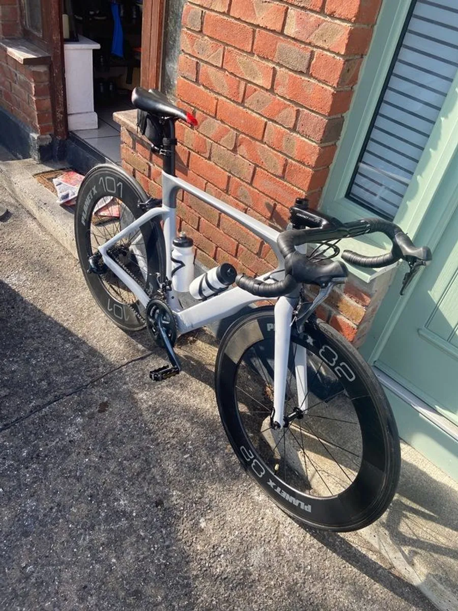 Road Bike Carbon Handle Bar 10Speed - Image 3