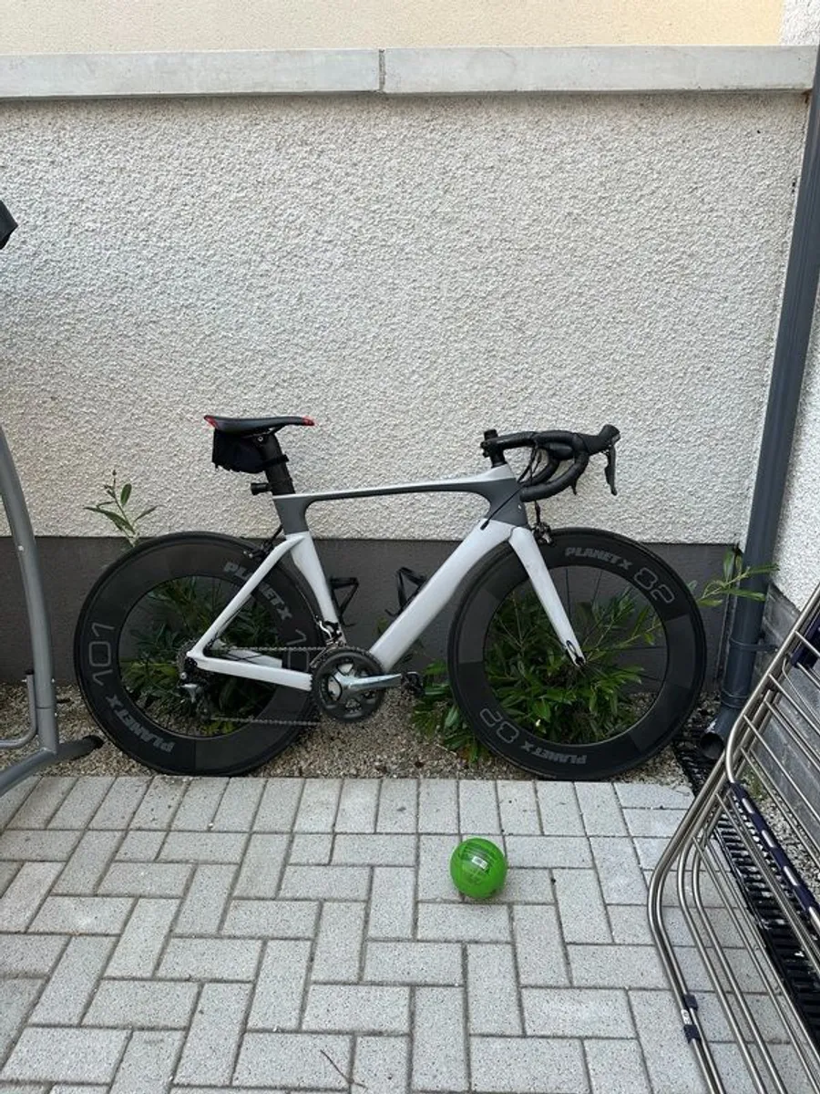 Road Bike Carbon Handle Bar 10Speed - Image 1