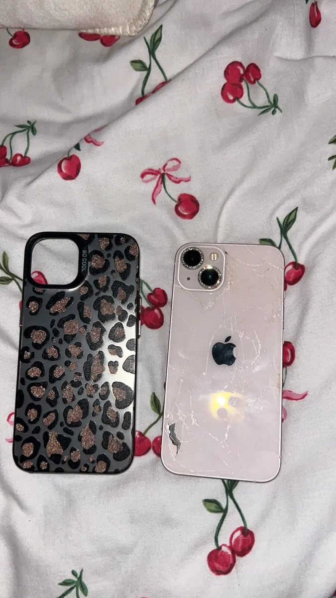 iPhone 13 - Image 3