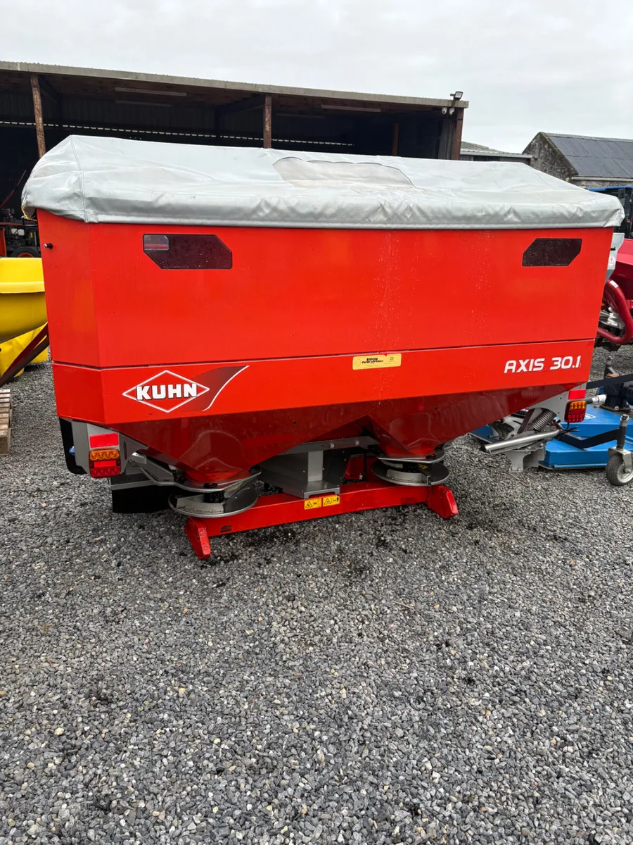 Kuhn Rauch fertiliser spreader - Image 1
