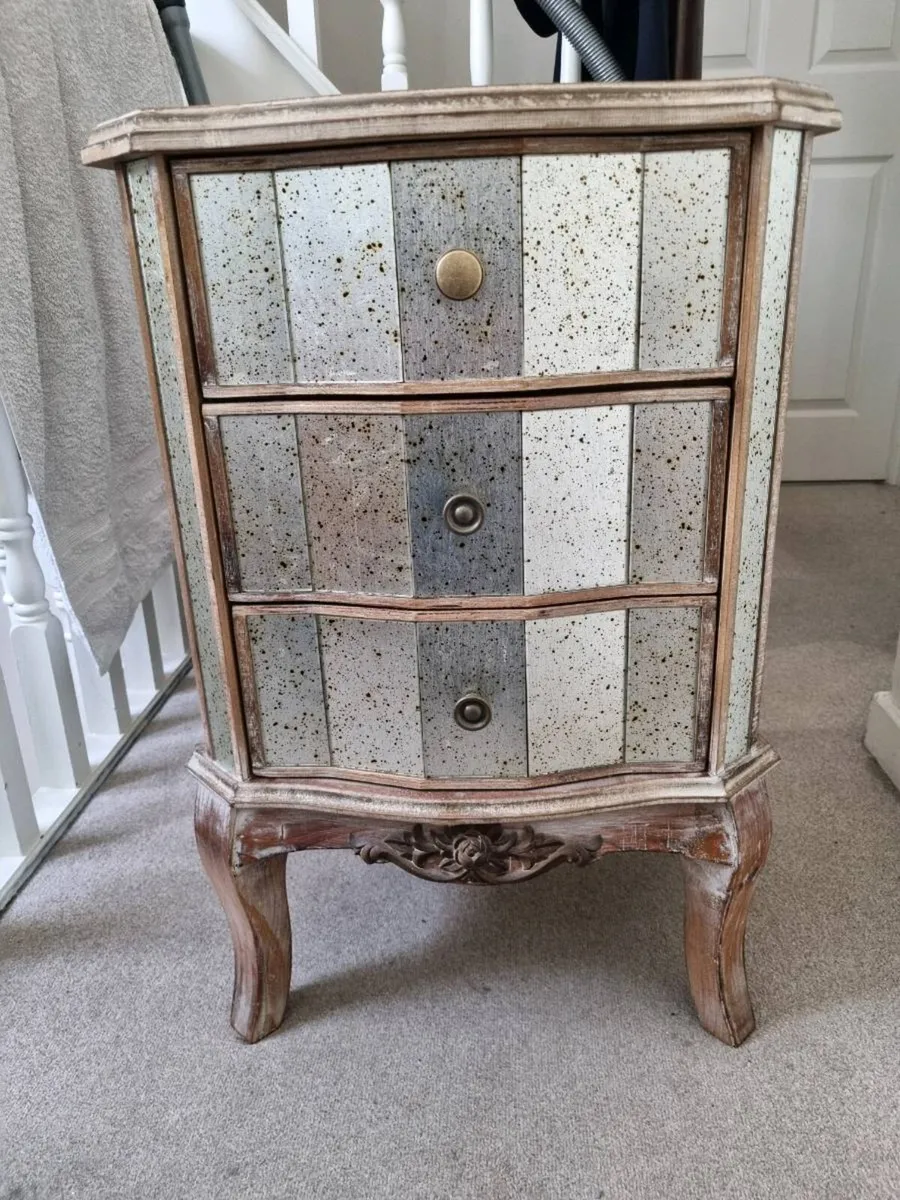 Vintage looking locker - Image 2