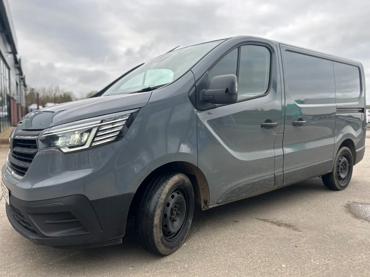 Renault Trafic SL28 Business Blue dCi 130 2022 - Image 3