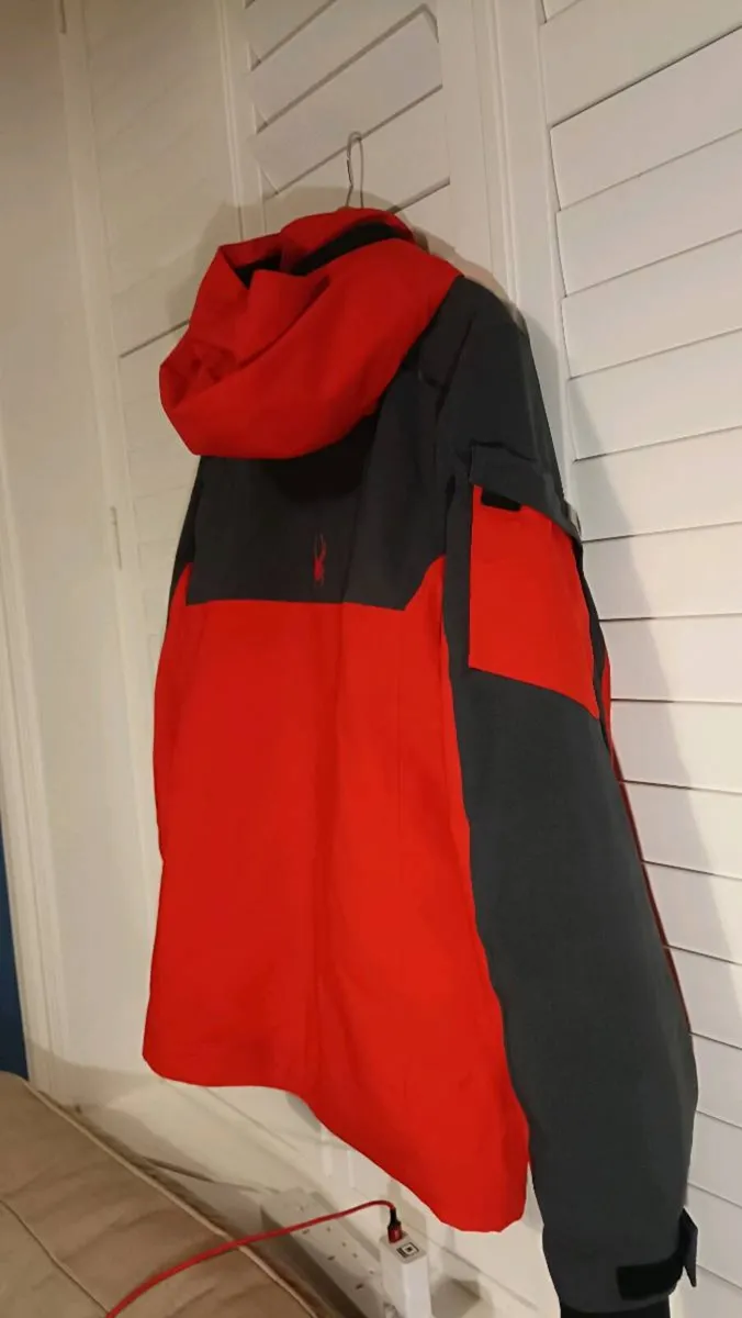 Ski/Snowboard Jacket - Image 4