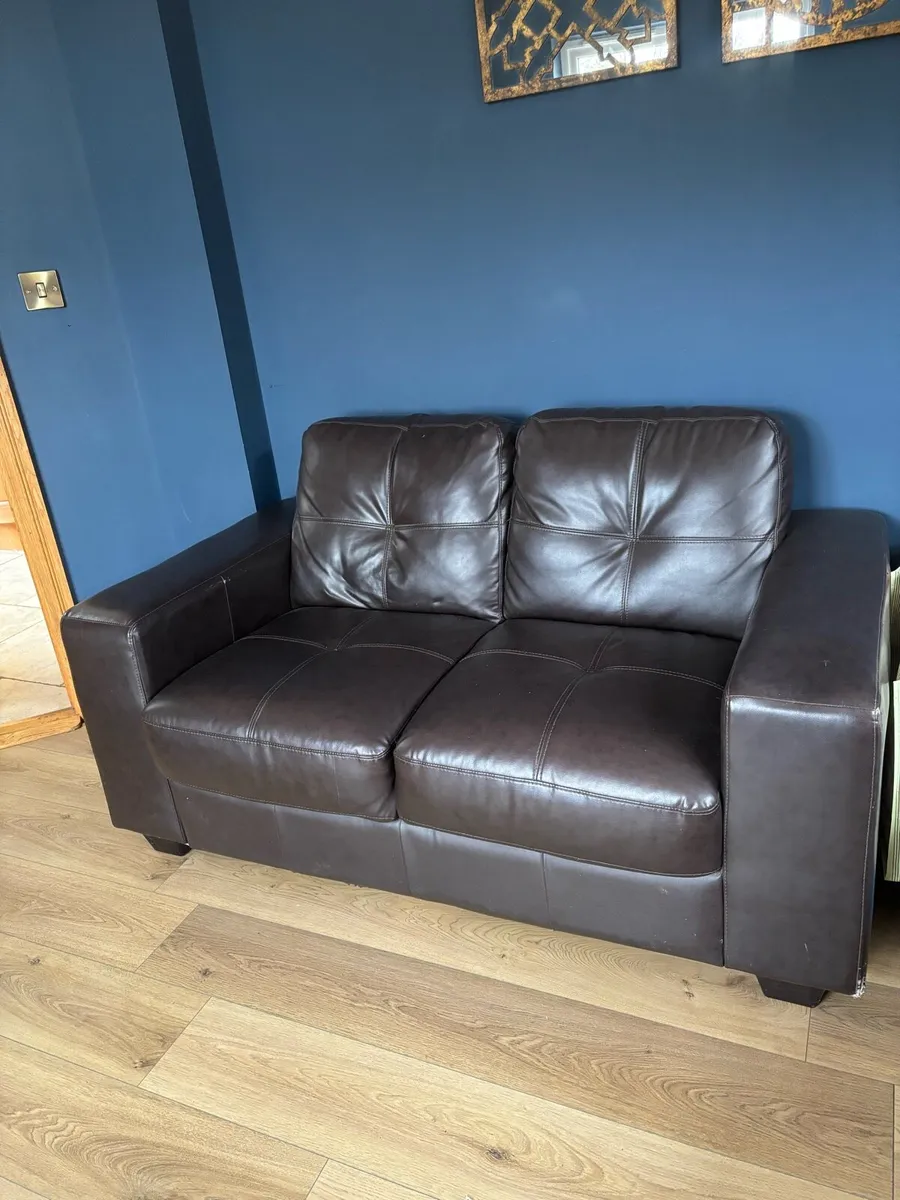 Black leather sofa - Image 2