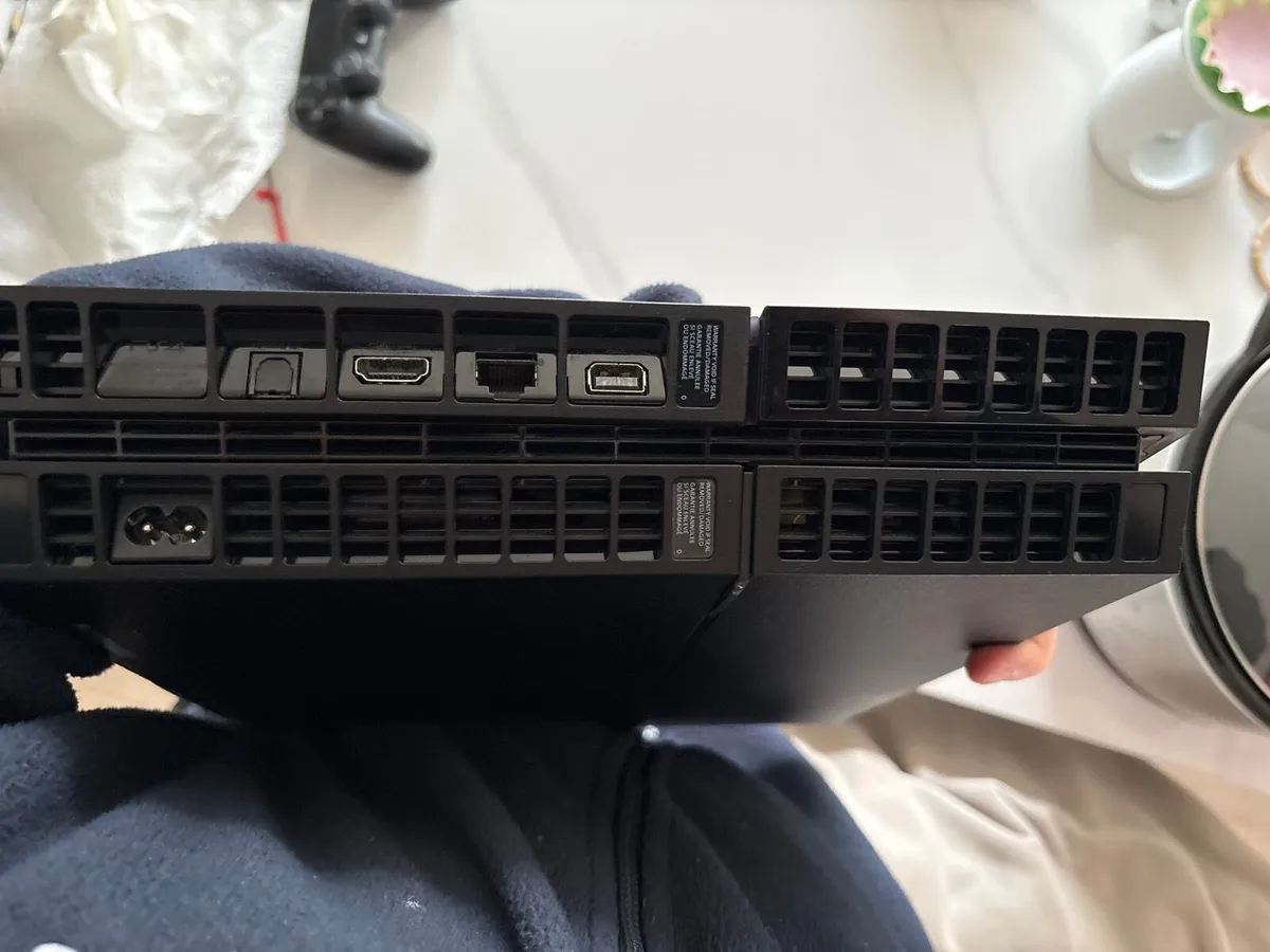 Standard Black PS4 - Image 3