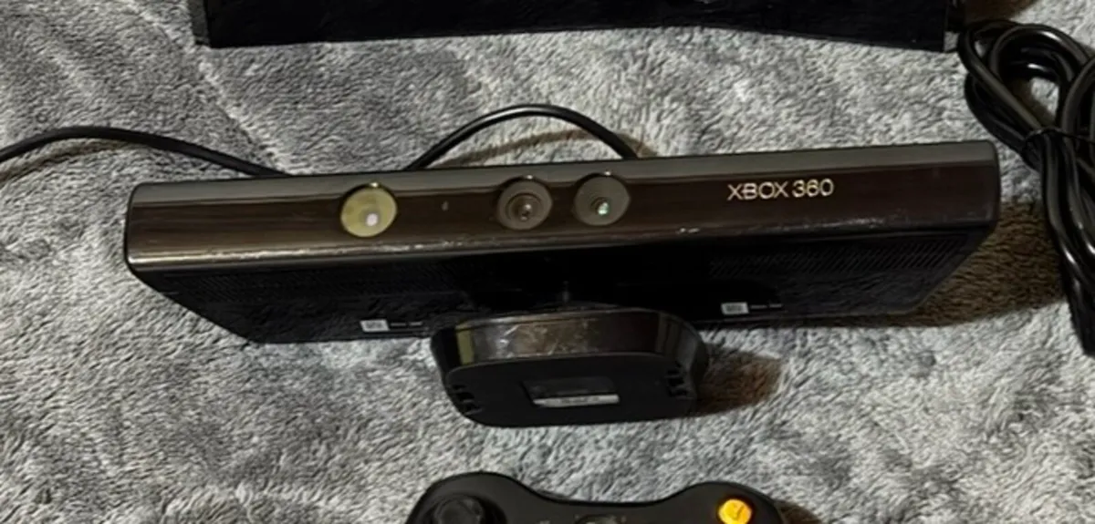 Xbox 360 Games with Stand + Kinect - Image 2