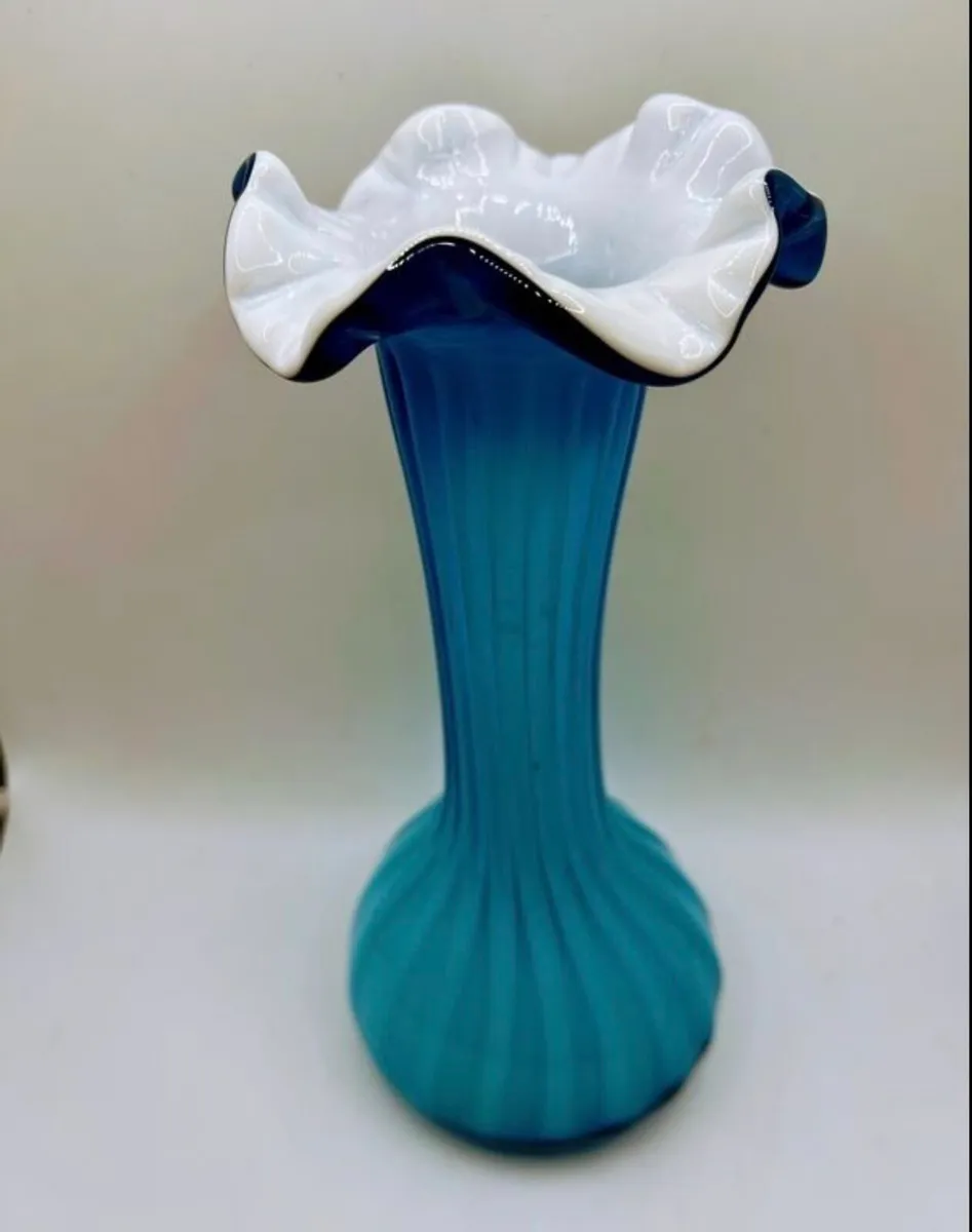 Vintage 1970s art glass marine blue ribbon vase - Image 3