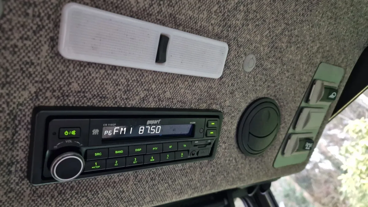 John Deere 2026r Compact Tractor - Image 4