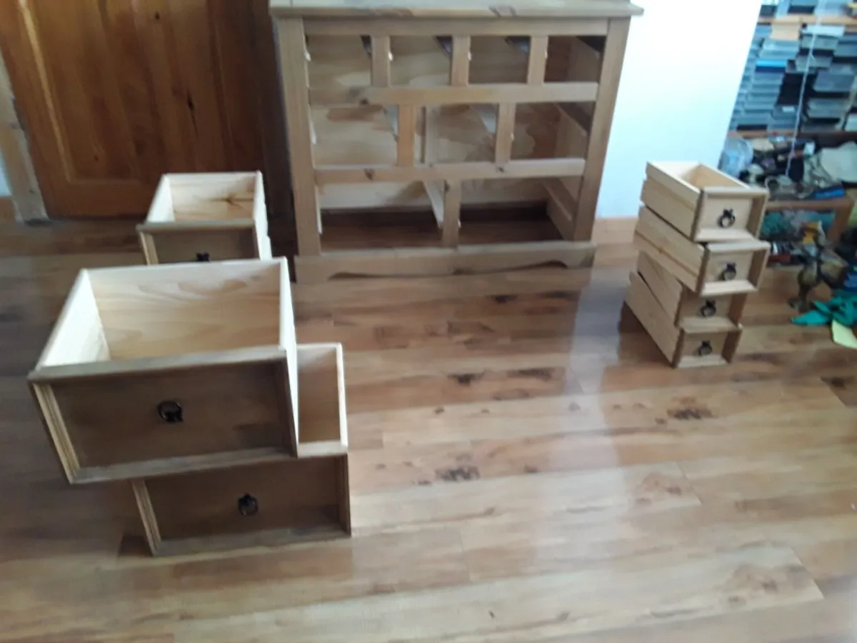 As new nine draw Corona Chester drawers - Image 1