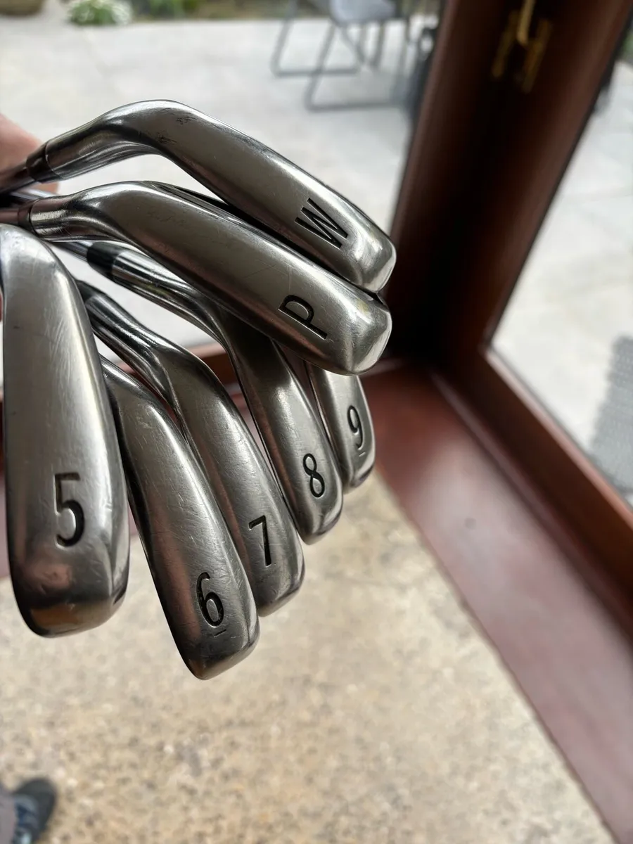 Titleist Ap1 716 irons - Image 1