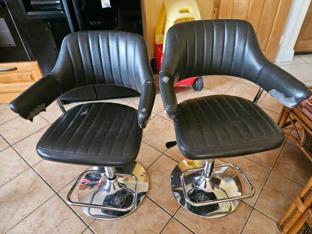 Bar stools - Image 1