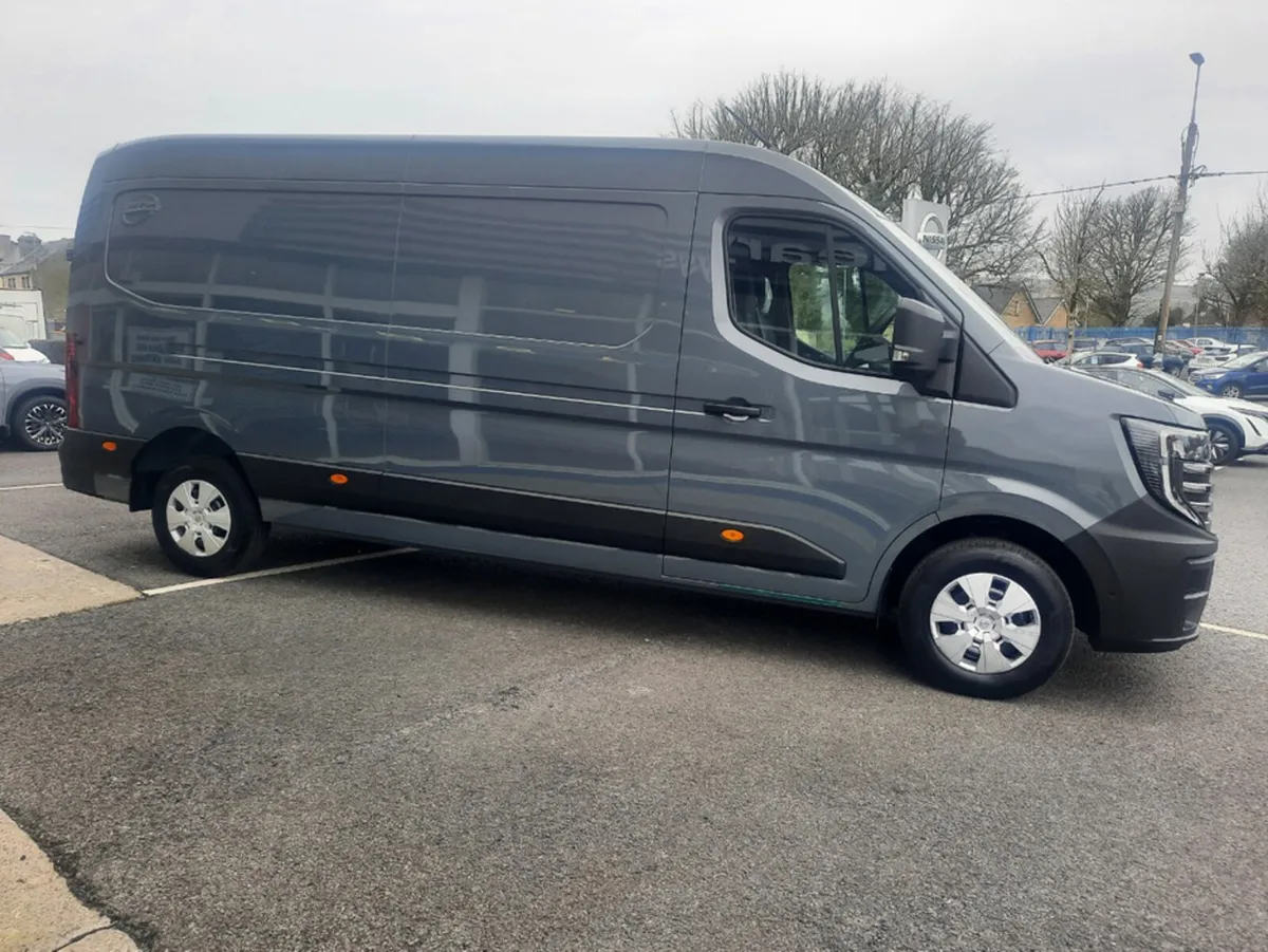 Nissan Interstar LWB 150 BHP SV PREMIUM - Image 4
