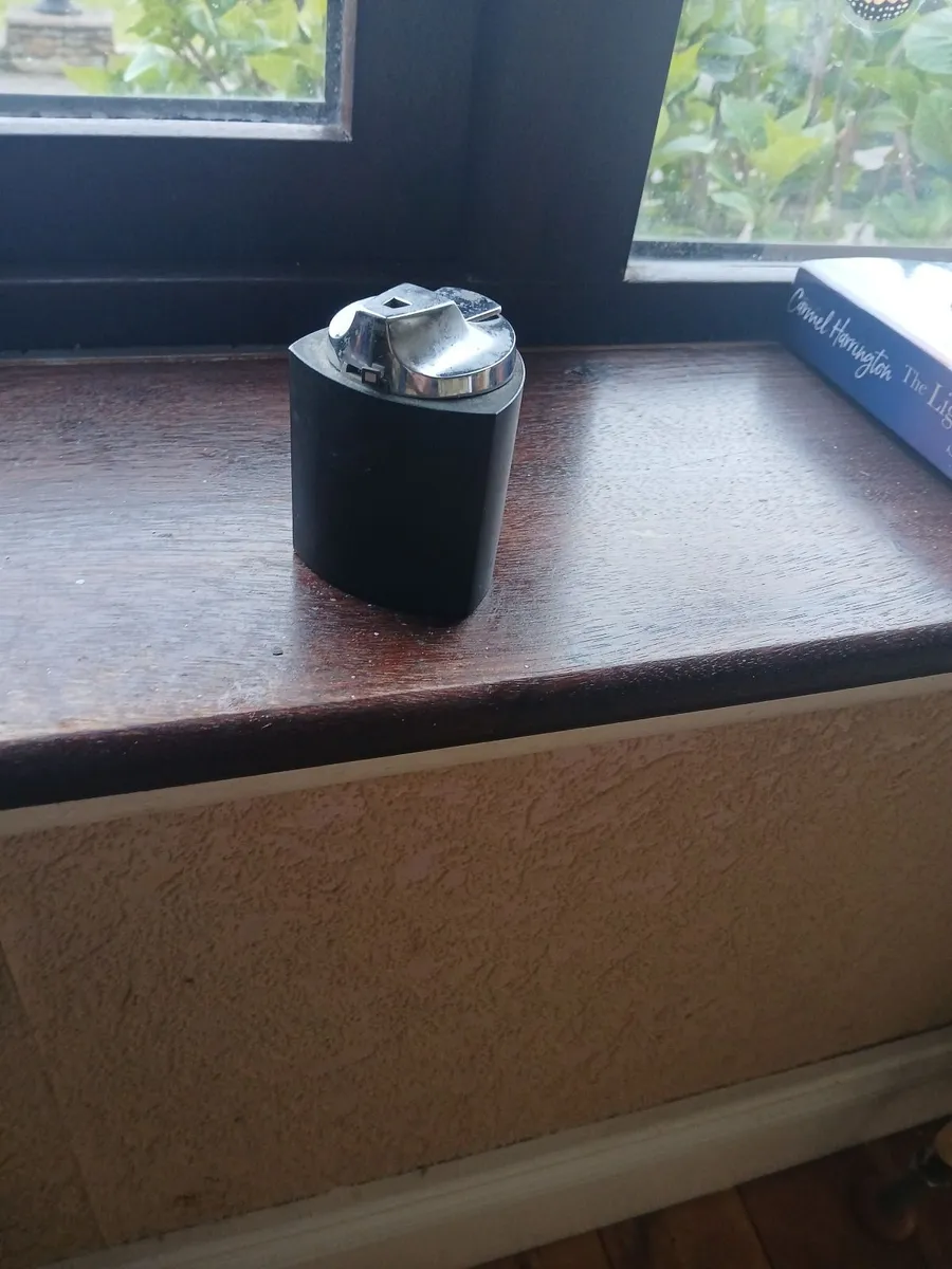 Old lighter - Image 2