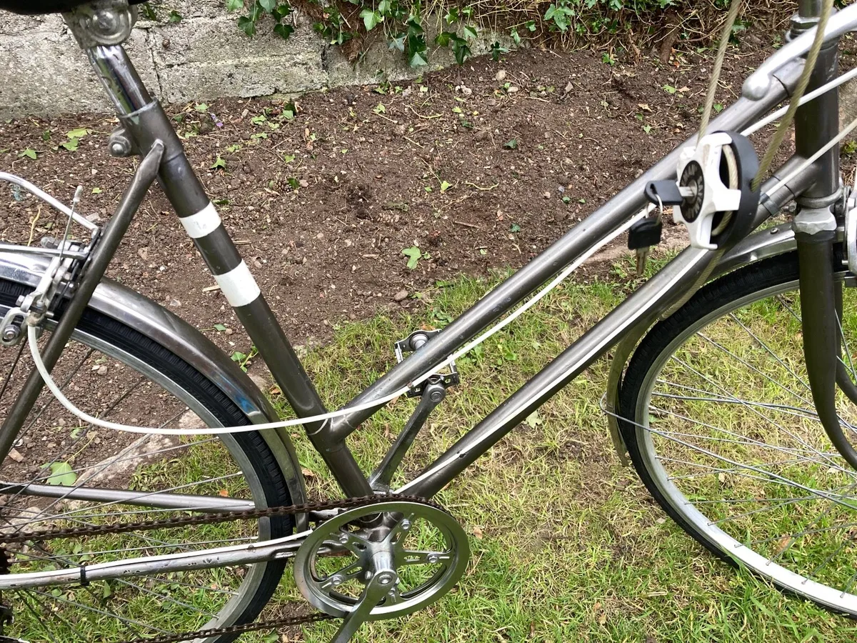 Vintage Ladies Bike - Image 3