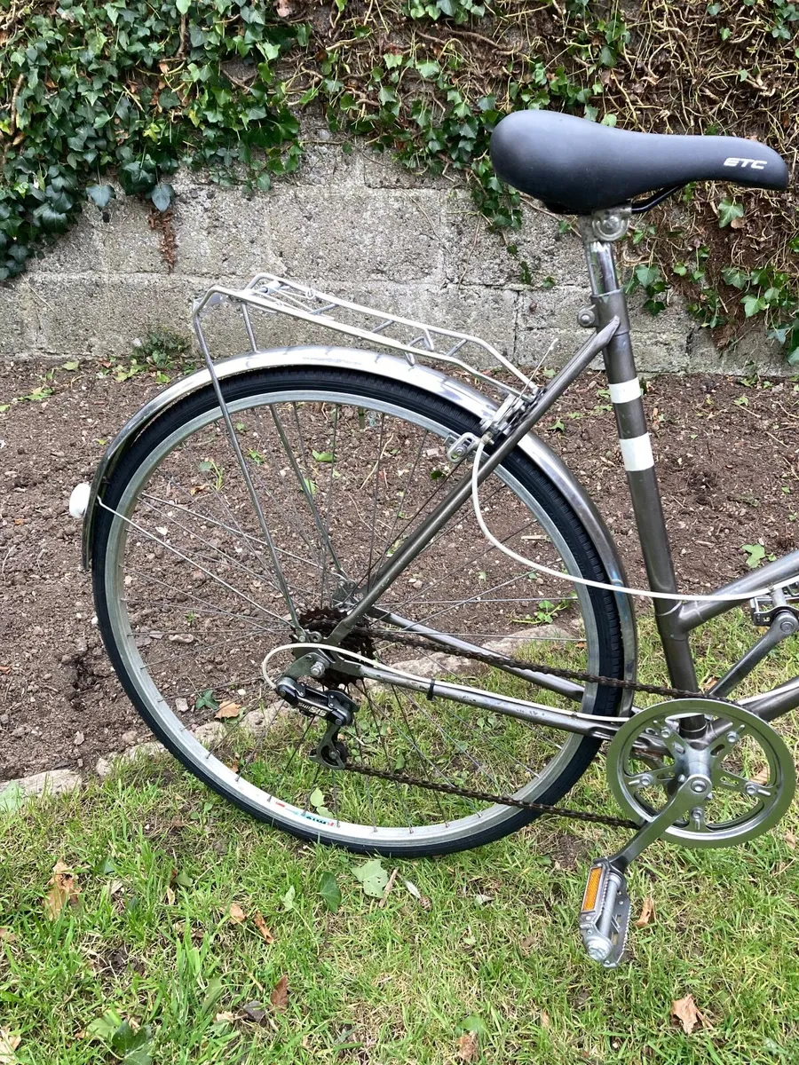 Vintage Ladies Bike - Image 4