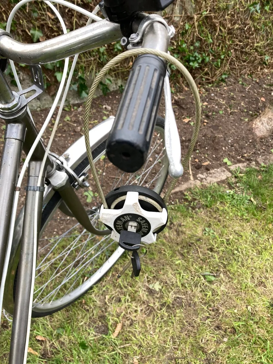 Vintage Ladies Bike - Image 2