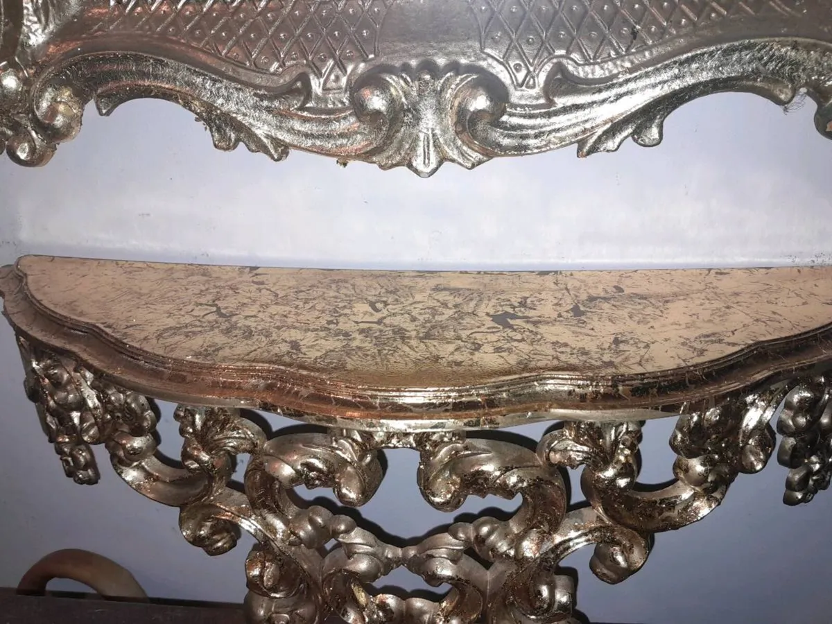 Beautiful Laricol shelf with antique mirror - Image 2