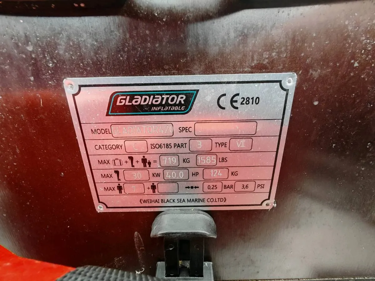 Gladiator 420m  inflatable boat (like new) - Image 4
