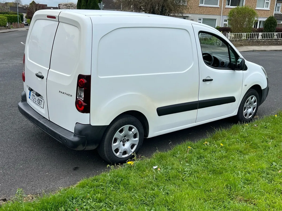 2017 Partner, 3 Seats, Service History, DOE - Image 3