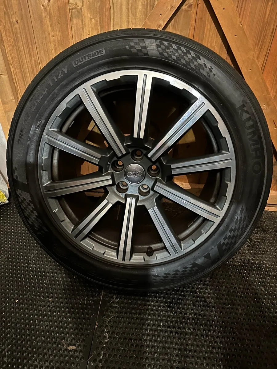 Audi S Q7 Alloys like new - Image 2