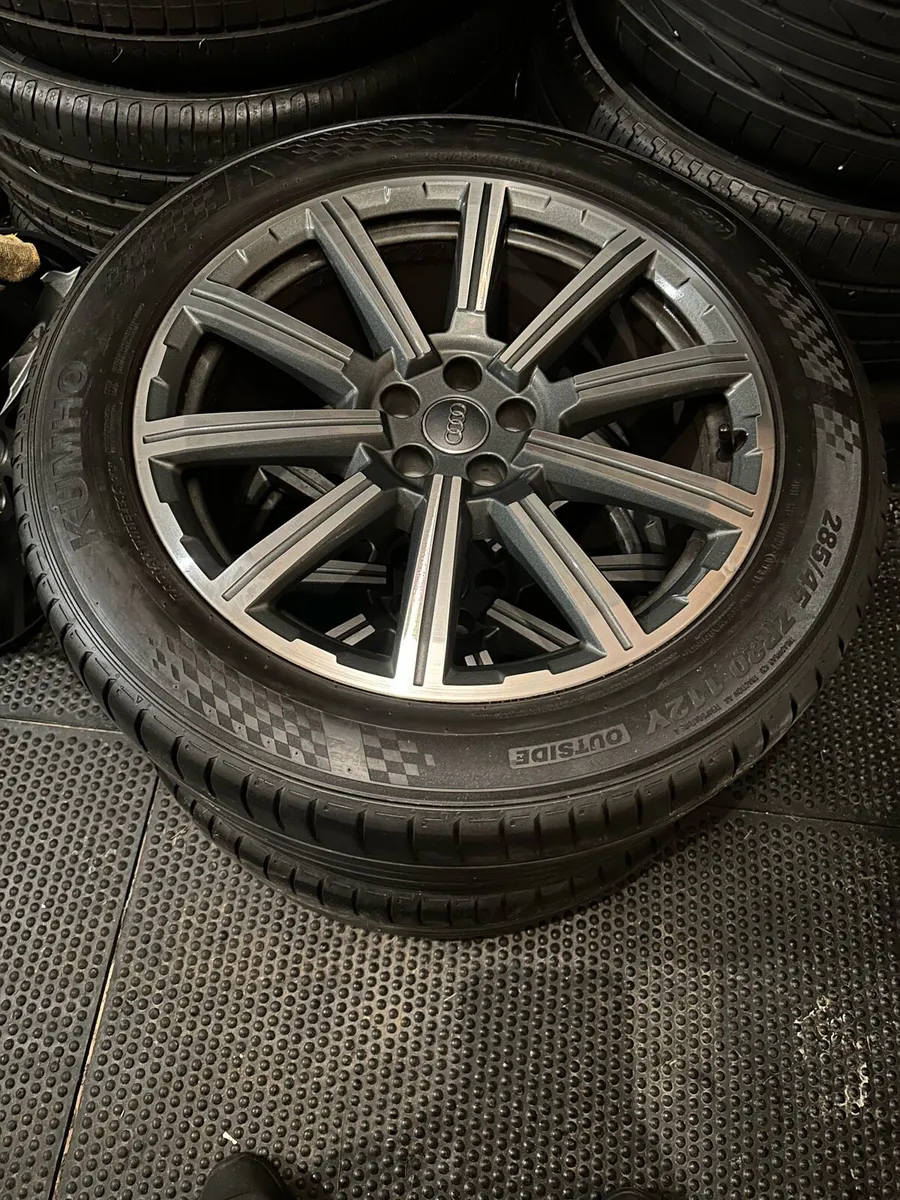 Audi S Q7 Alloys like new - Image 3