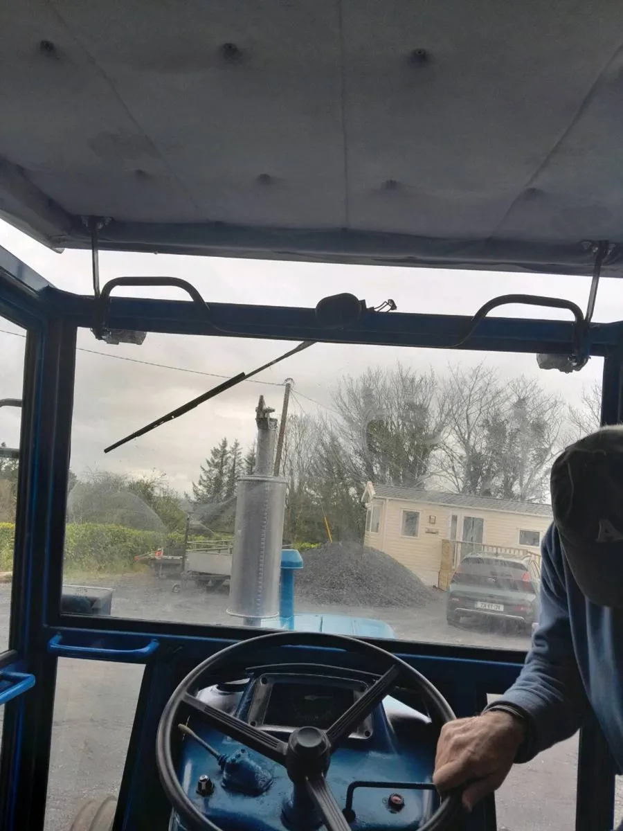 Ford 3000 tractor - Image 3