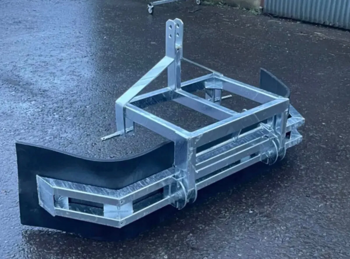 YARD SCRAPER MCKENNA NEW - Image 1