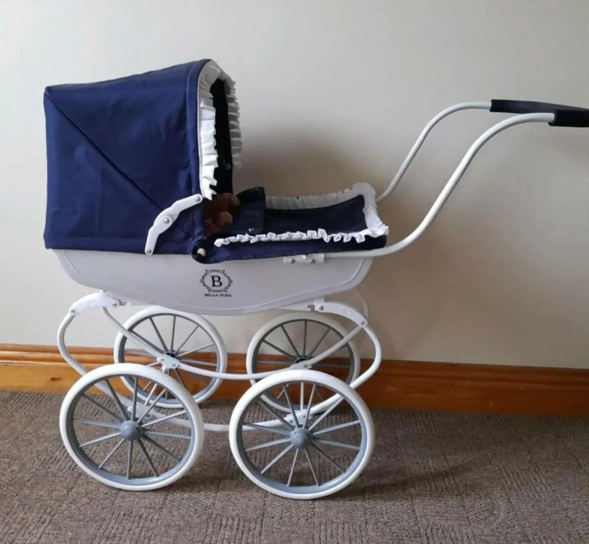 Bella Rosa Doll pram - Image 1