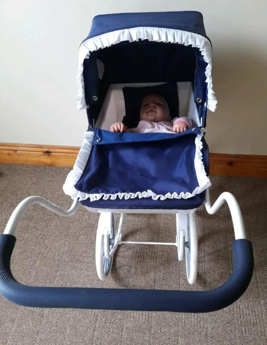 Bella Rosa Doll pram - Image 3