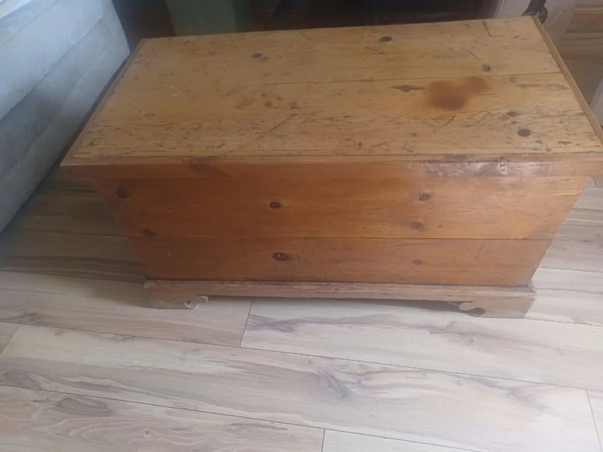 Beautiful Old Chest - Image 1