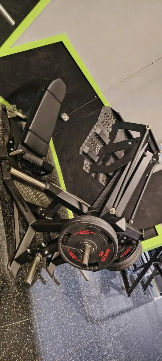 Commercial Leg press - Image 1