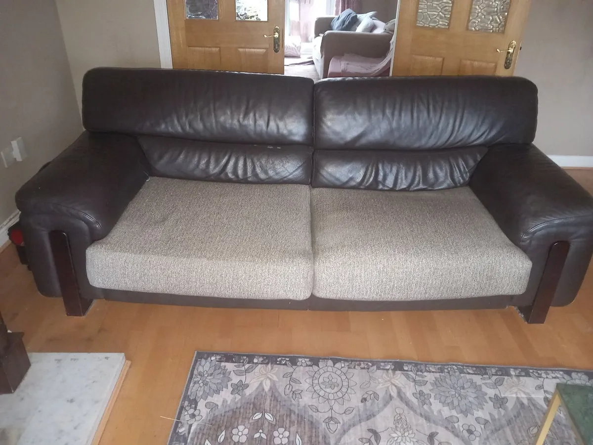 2/3 Seater Settee - Image 1